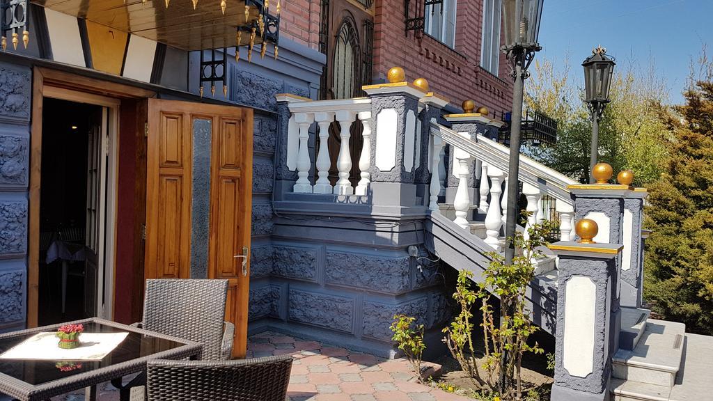 Versal Hotel Χερσών Εξωτερικό φωτογραφία