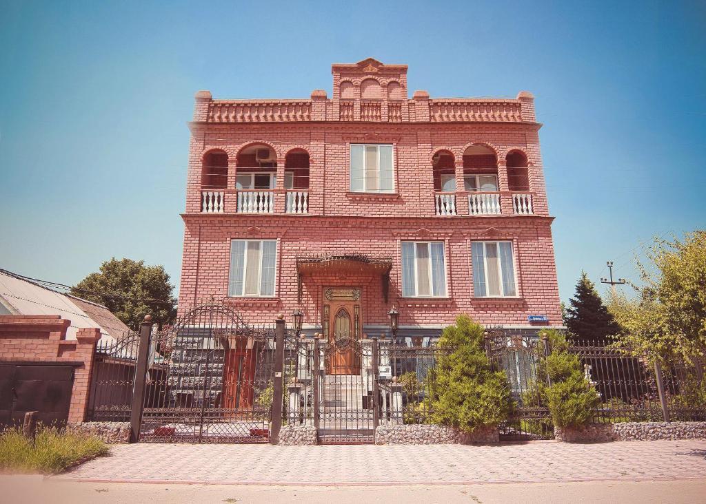Versal Hotel Χερσών Εξωτερικό φωτογραφία